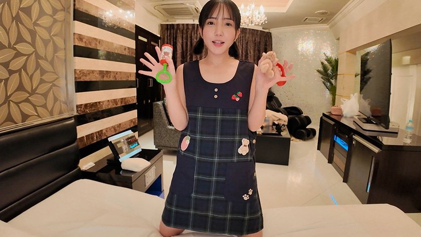 園内で知り合った保育士さん美咲音と2-3回軽いデートをした後に今度は1日中会いたいと誘われたのでドライブすると信号待ちでキスされホテルデートを持ち込まれ何度も精飲と中出しをせがまれた2枚目